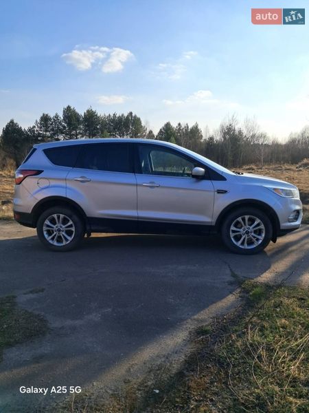 Позашляховик / Кросовер Ford Escape 2017 в Соснівці