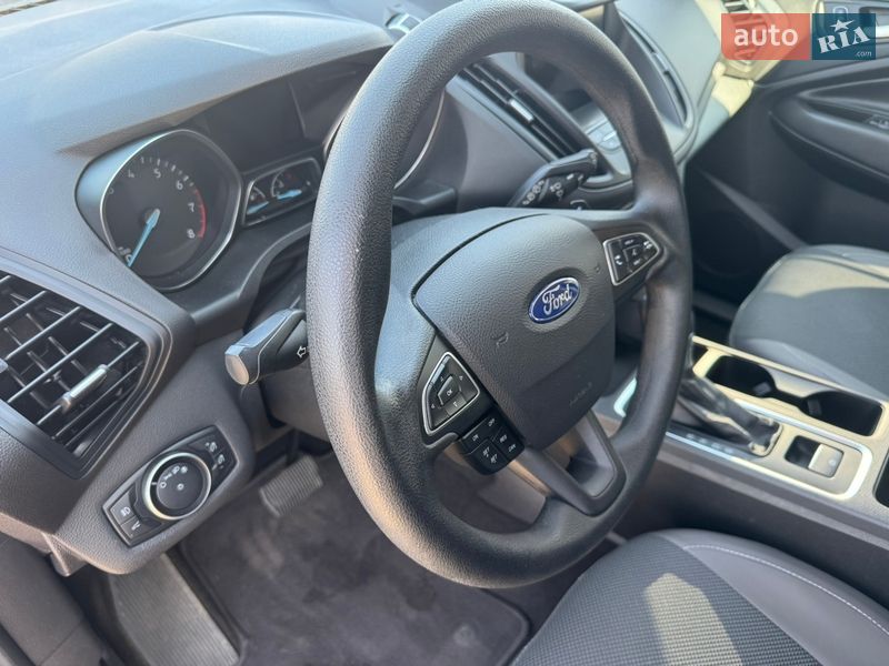 Позашляховик / Кросовер Ford Escape 2017 в Ірпені