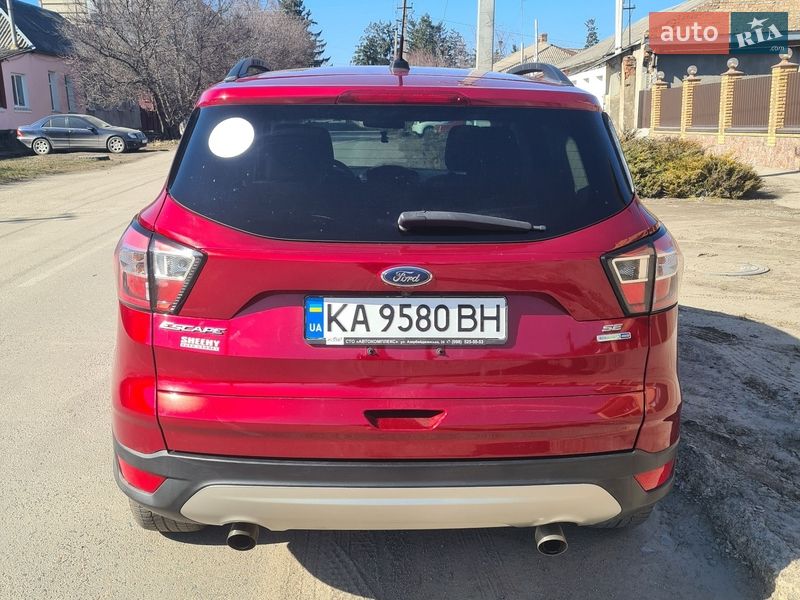 Внедорожник / Кроссовер Ford Escape 2017 в Сквире