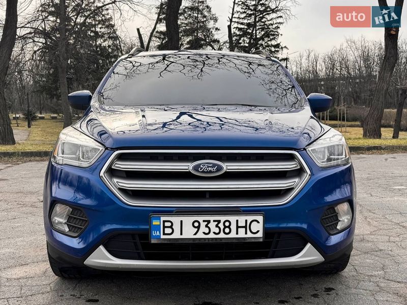 Внедорожник / Кроссовер Ford Escape 2017 в Кривом Роге