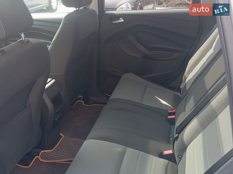 Позашляховик / Кросовер Ford Escape 2016 в Ужгороді