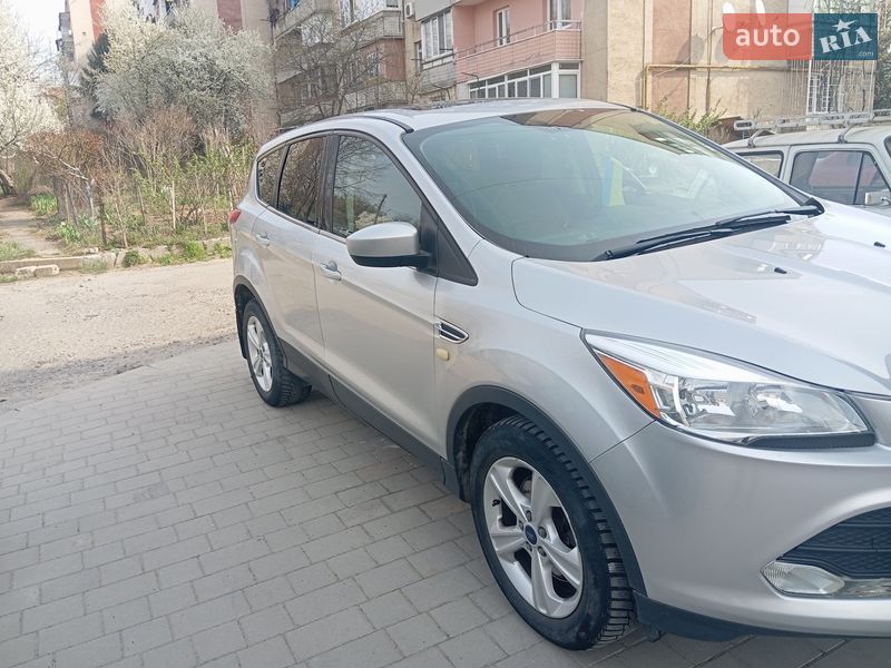 Позашляховик / Кросовер Ford Escape 2016 в Ужгороді