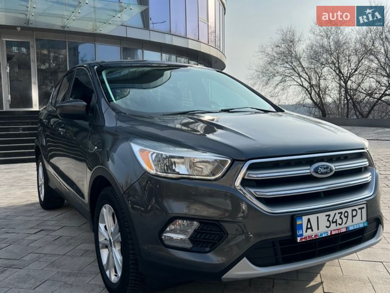 Позашляховик / Кросовер Ford Escape 2017 в Запоріжжі