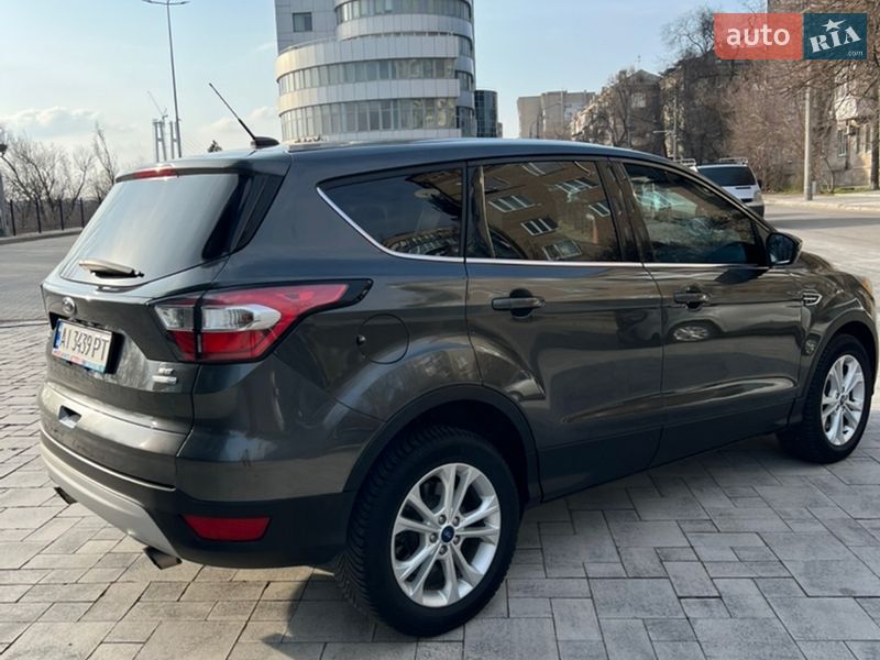 Позашляховик / Кросовер Ford Escape 2017 в Запоріжжі