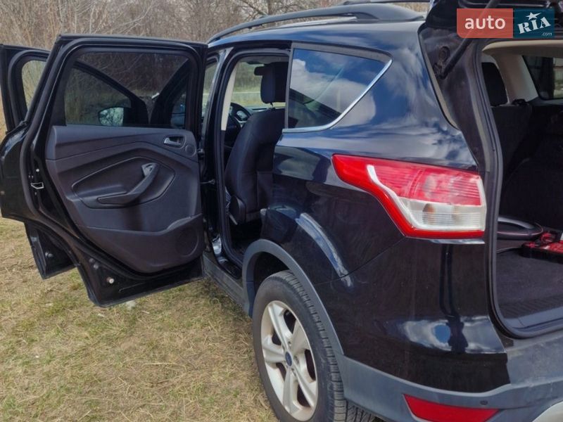 Позашляховик / Кросовер Ford Escape 2015 в Умані