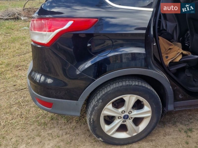 Позашляховик / Кросовер Ford Escape 2015 в Умані