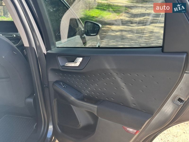 Позашляховик / Кросовер Ford Escape 2020 в Запоріжжі