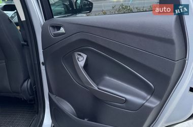 Позашляховик / Кросовер Ford Escape 2017 в Мукачевому фото 22 Позашляховик / Кросовер Ford Escape 2017 в Мукачевому