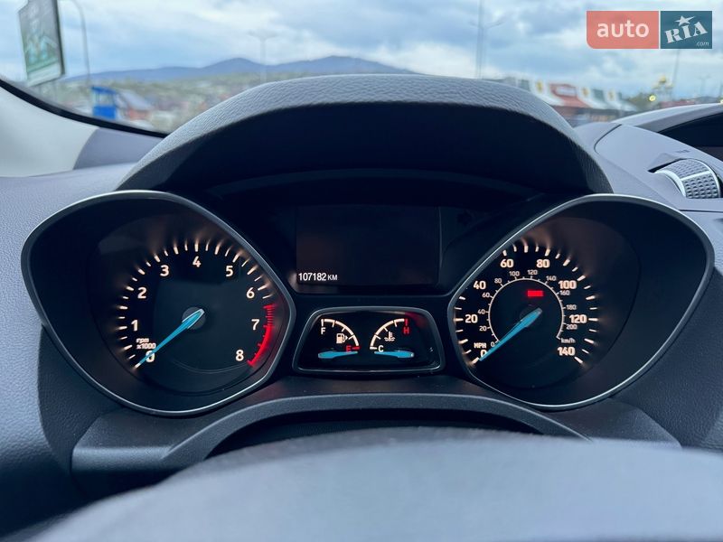 Позашляховик / Кросовер Ford Escape 2017 в Мукачевому