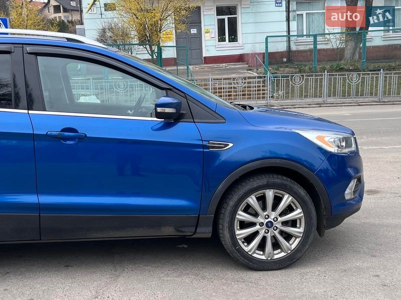 Внедорожник / Кроссовер Ford Escape 2017 в Киеве