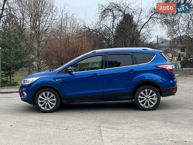 Внедорожник / Кроссовер Ford Escape 2017 в Киеве