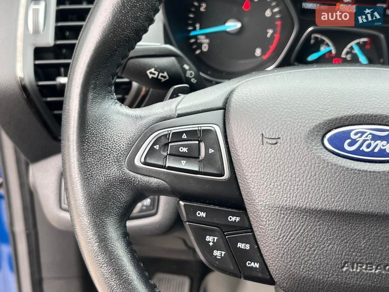 Внедорожник / Кроссовер Ford Escape 2017 в Киеве