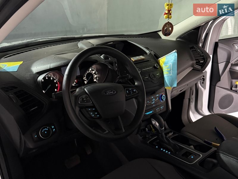 Внедорожник / Кроссовер Ford Escape 2016 в Тысменице