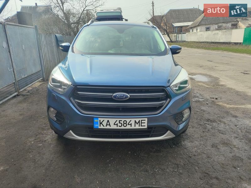 Внедорожник / Кроссовер Ford Escape 2018 в Лохвице
