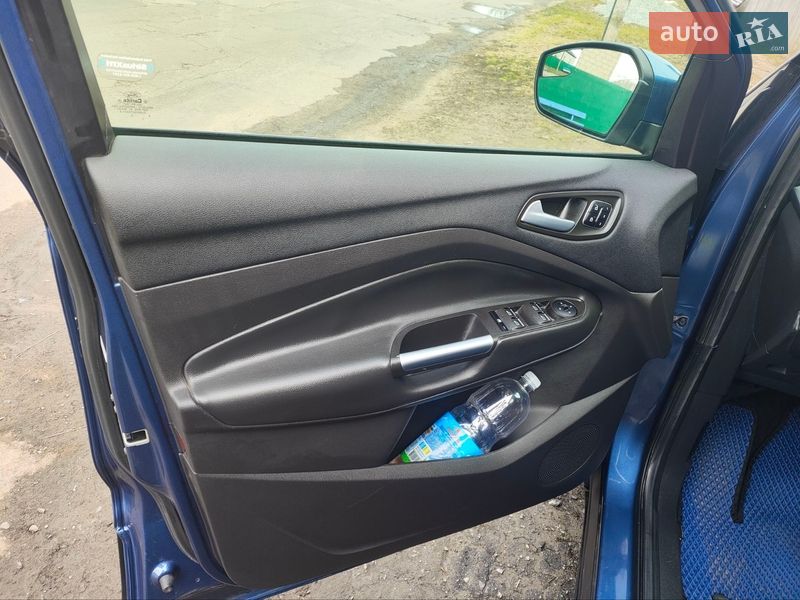 Внедорожник / Кроссовер Ford Escape 2018 в Лохвице