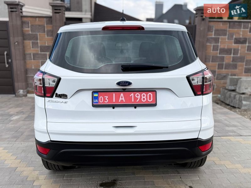 Внедорожник / Кроссовер Ford Escape 2017 в Киеве фото 9 Внедорожник / Кроссовер Ford Escape 2017 в Киеве