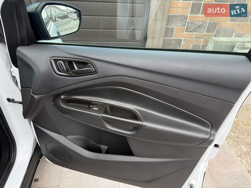 Внедорожник / Кроссовер Ford Escape 2017 в Киеве фото 28 Внедорожник / Кроссовер Ford Escape 2017 в Киеве