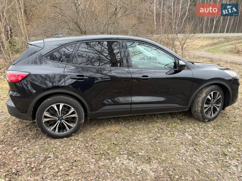 Внедорожник / Кроссовер Ford Escape 2021 в Чернигове