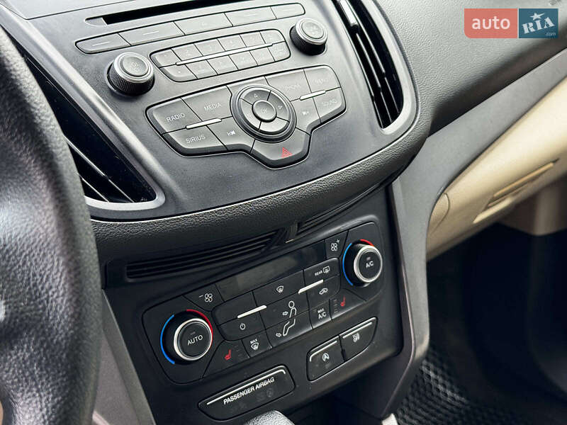 Внедорожник / Кроссовер Ford Escape 2017 в Львове