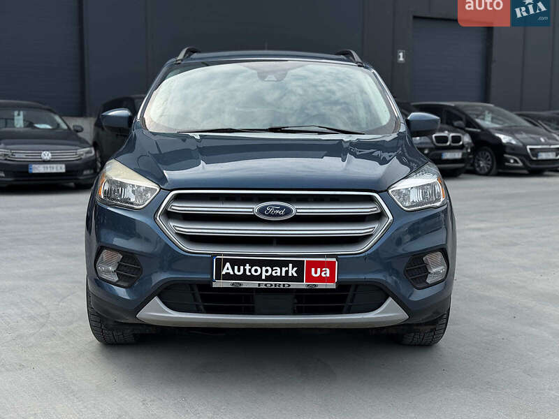 Внедорожник / Кроссовер Ford Escape 2017 в Львове