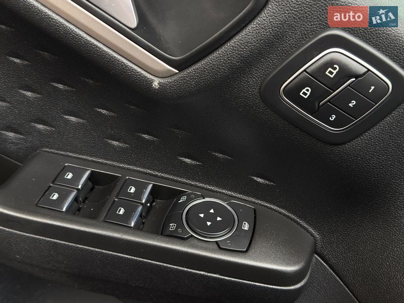 Внедорожник / Кроссовер Ford Escape 2020 в Львове