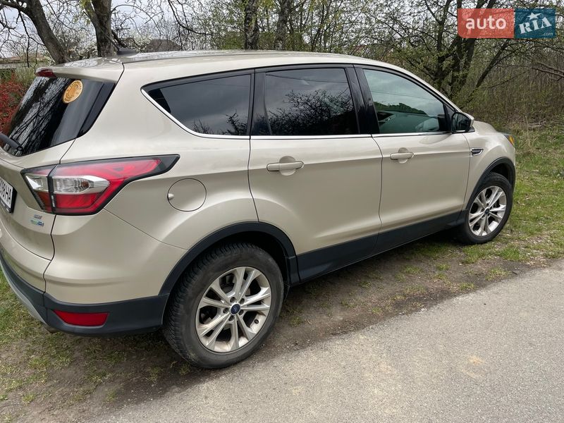 Позашляховик / Кросовер Ford Escape 2016 в Ужгороді