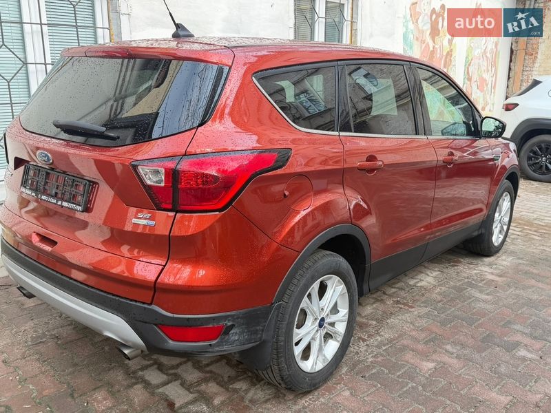 Внедорожник / Кроссовер Ford Escape 2019 в Сумах