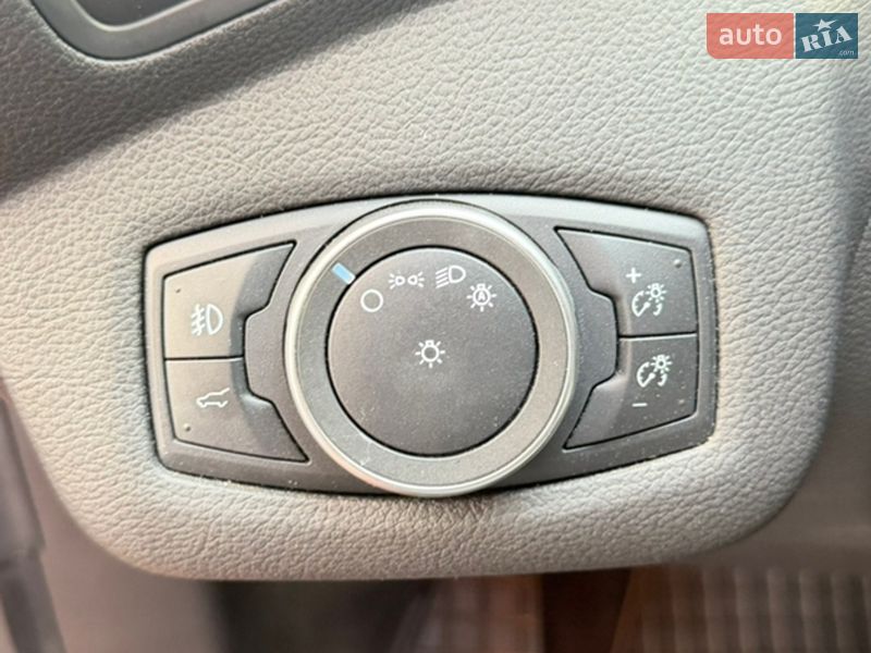 Внедорожник / Кроссовер Ford Escape 2019 в Сумах