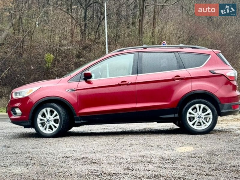 Внедорожник / Кроссовер Ford Escape 2018 в Львове