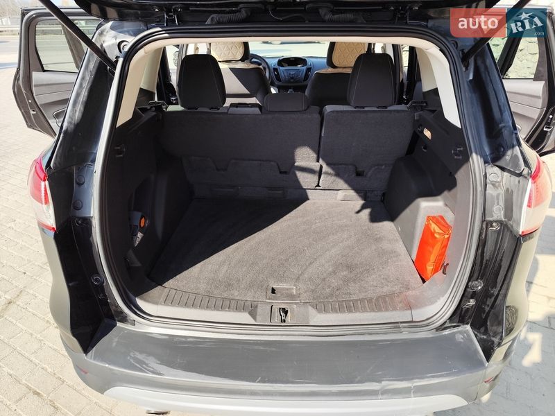 Внедорожник / Кроссовер Ford Escape 2015 в Великой Березовице