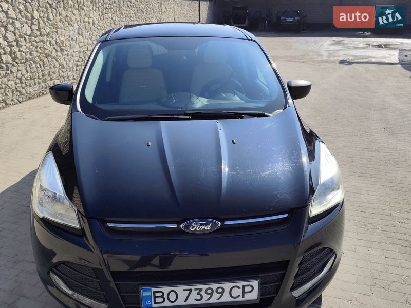 Внедорожник / Кроссовер Ford Escape 2015 в Великой Березовице