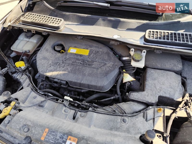 Внедорожник / Кроссовер Ford Escape 2015 в Великой Березовице