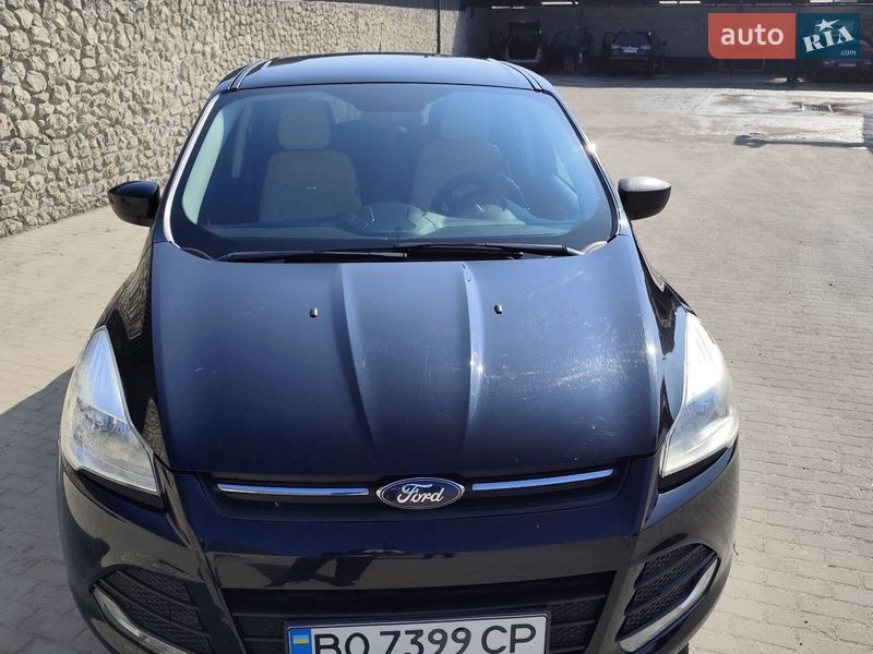 Внедорожник / Кроссовер Ford Escape 2015 в Великой Березовице