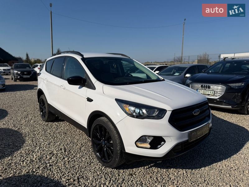 Позашляховик / Кросовер Ford Escape 2019 в Івано-Франківську