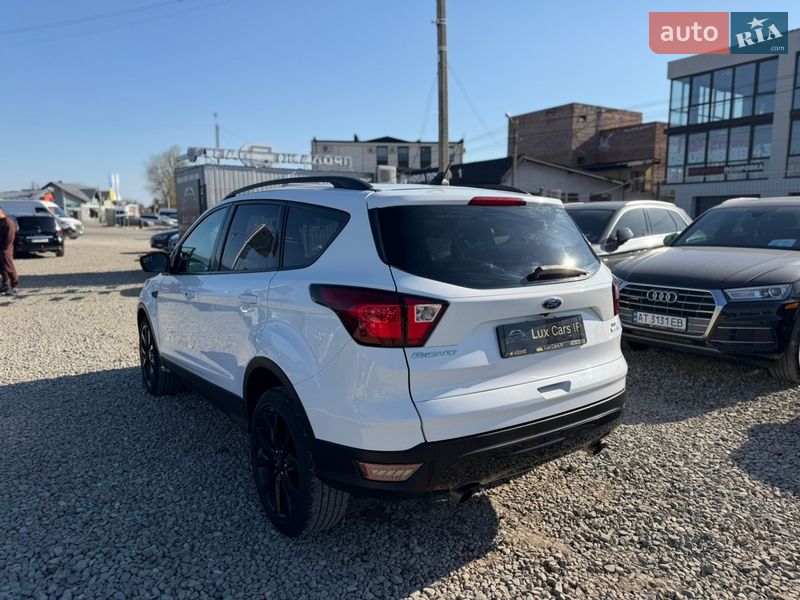 Позашляховик / Кросовер Ford Escape 2019 в Івано-Франківську