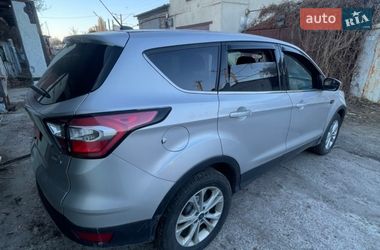 Внедорожник / Кроссовер Ford Escape 2017 в Киеве