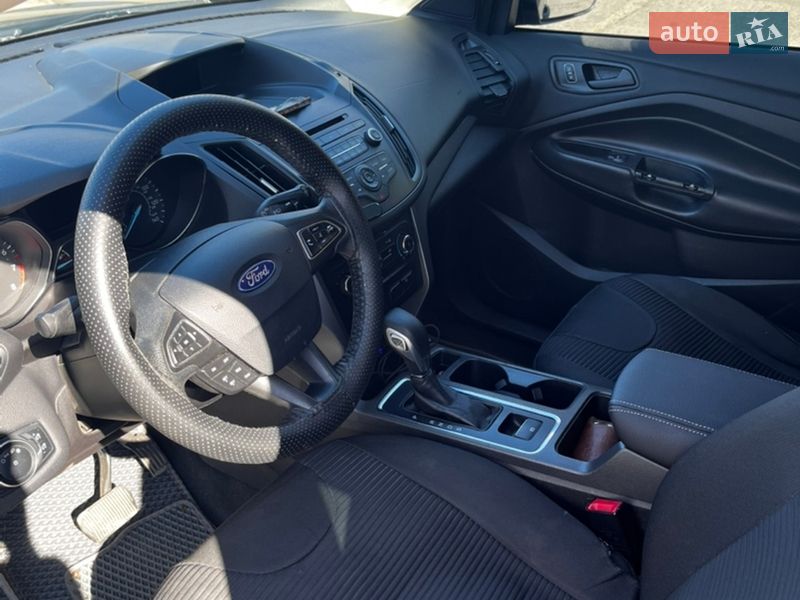 Внедорожник / Кроссовер Ford Escape 2016 в Киеве