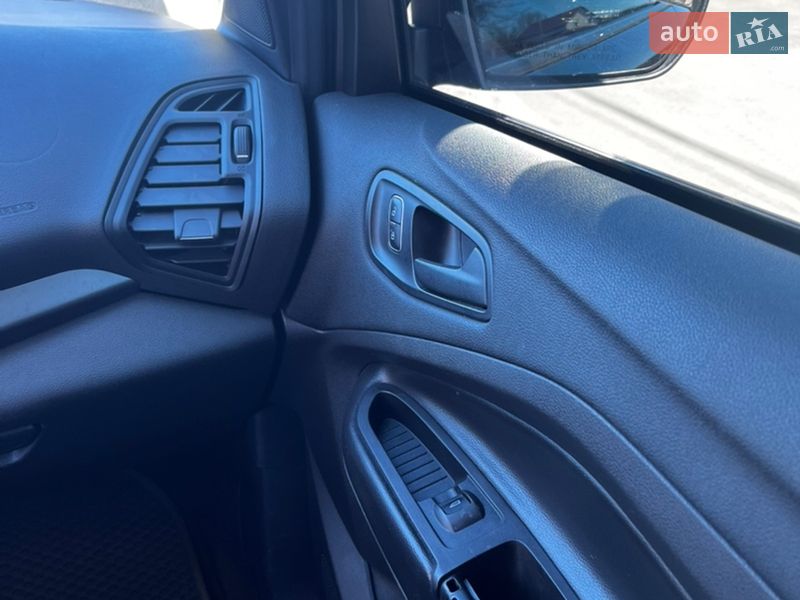 Внедорожник / Кроссовер Ford Escape 2016 в Киеве