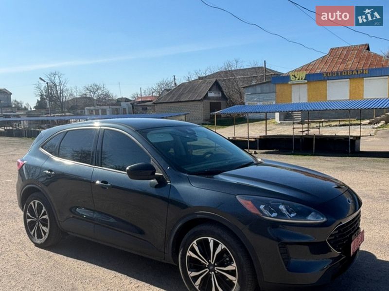 Позашляховик / Кросовер Ford Escape 2021 в Саврані