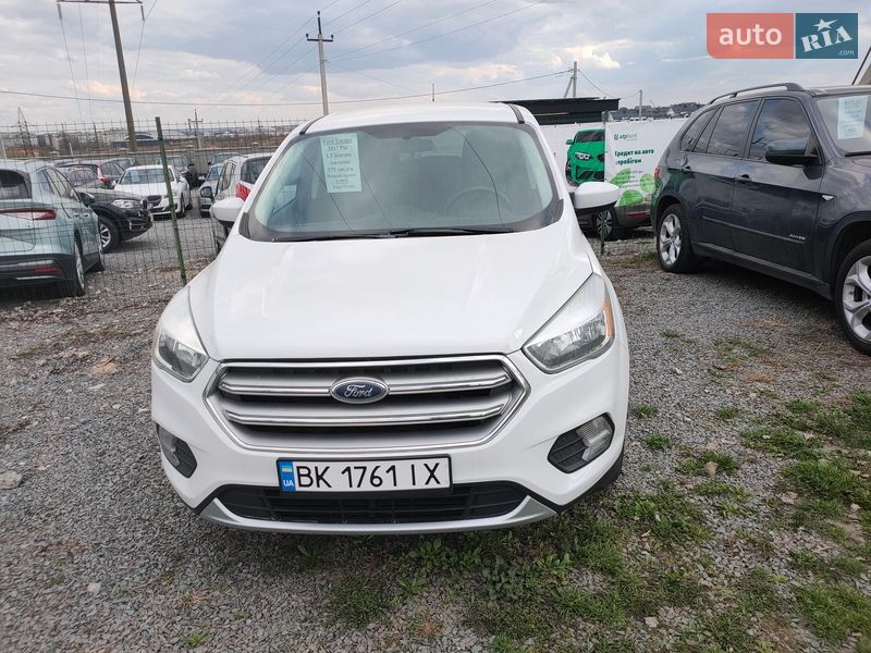 Внедорожник / Кроссовер Ford Escape 2017 в Ровно