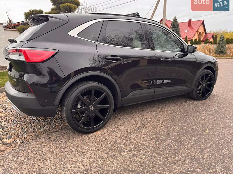 Внедорожник / Кроссовер Ford Escape 2020 в Ивано-Франковске