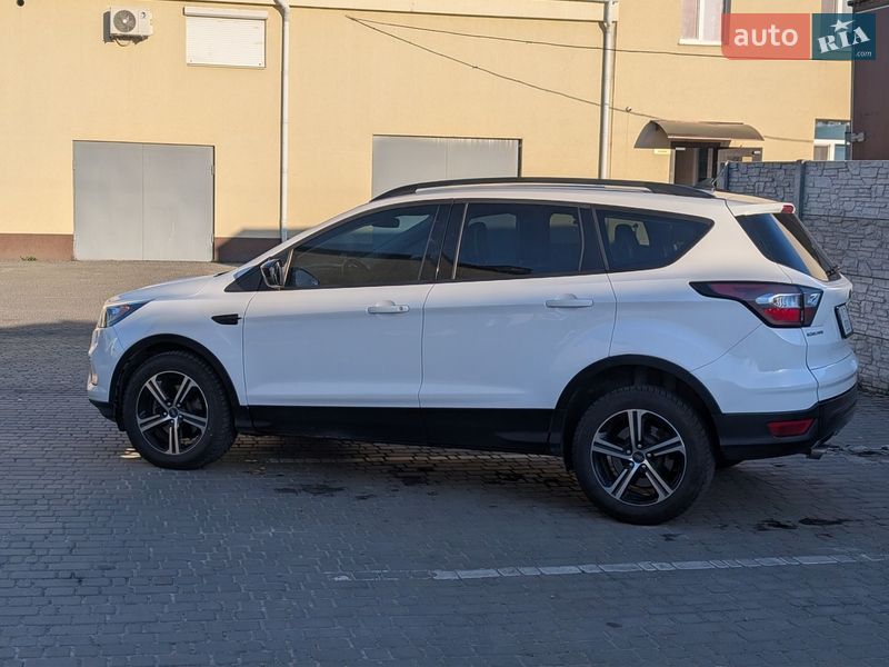 Внедорожник / Кроссовер Ford Escape 2018 в Днепре