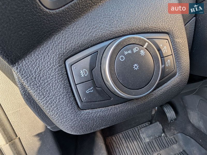 Внедорожник / Кроссовер Ford Escape 2018 в Днепре