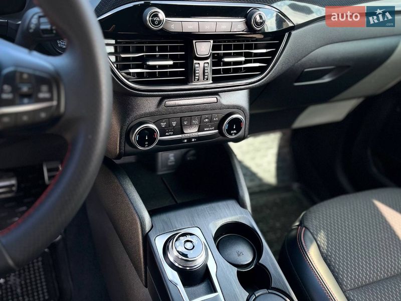 Внедорожник / Кроссовер Ford Escape 2023 в Черкассах