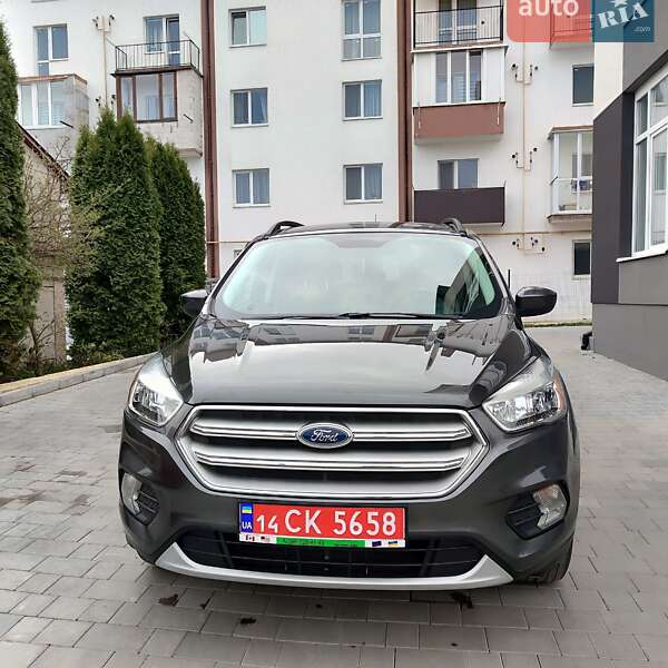 Внедорожник / Кроссовер Ford Escape 2018 в Дубно