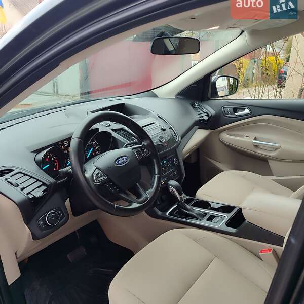 Внедорожник / Кроссовер Ford Escape 2018 в Дубно