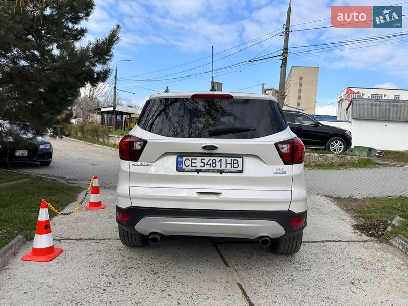 Внедорожник / Кроссовер Ford Escape 2019 в Черновцах