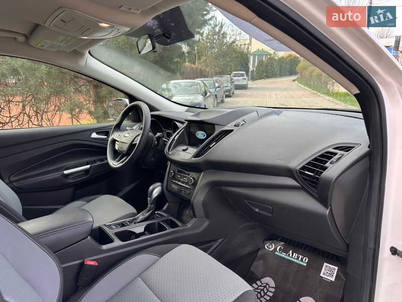 Внедорожник / Кроссовер Ford Escape 2019 в Черновцах