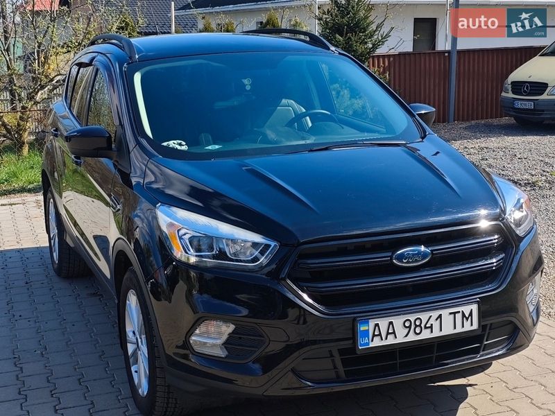 Позашляховик / Кросовер Ford Escape 2019 в Чернівцях фото Позашляховик / Кросовер Ford Escape 2019 в Чернівцях