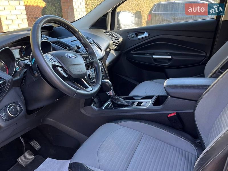 Позашляховик / Кросовер Ford Escape 2017 в Львові